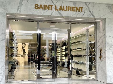 saint laurent store locator.